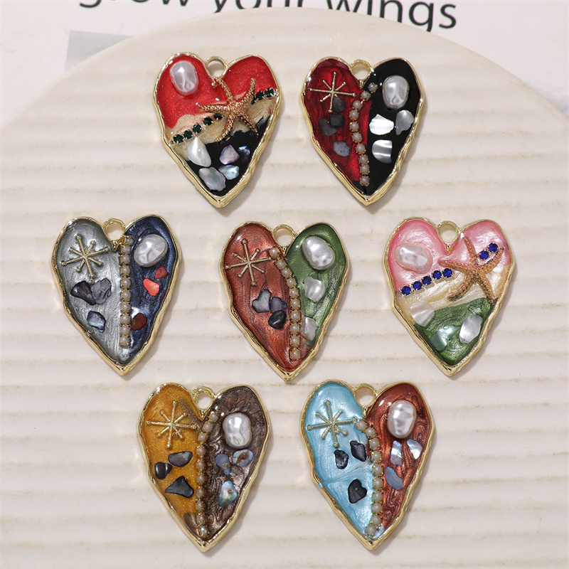 Men Accessories Locket - ขั้นต่ำในการสั่งซื้อ 20 ชิ้น/ล็อต ลูกปัดสีตกแต่งรูปหัวใจการ์ตูน ทำจากเรซิ่นผสมโลหะ ลูกปัดลอยได้